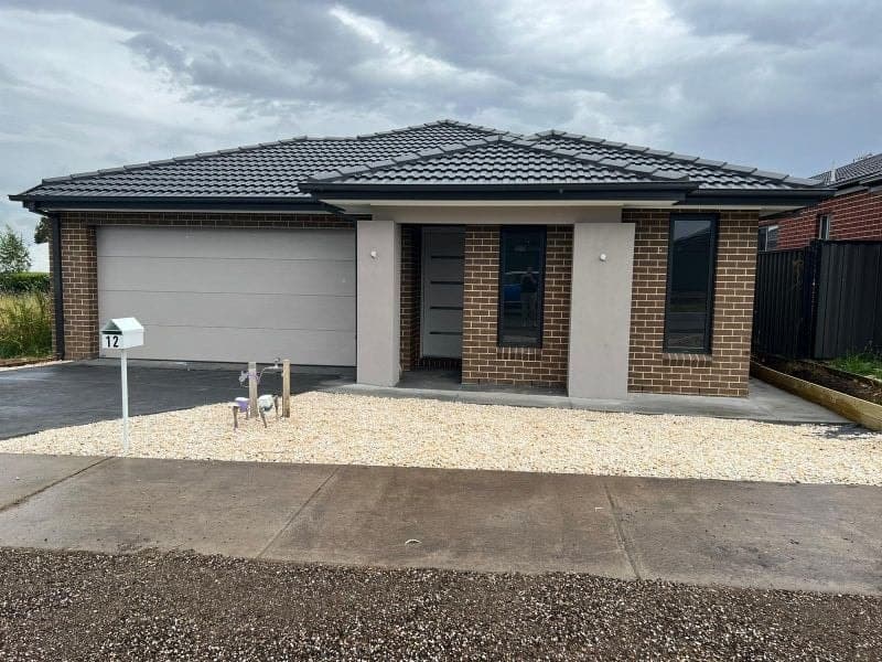 12 Salim Way, Clyde North, Clyde North - Thumbnail 2