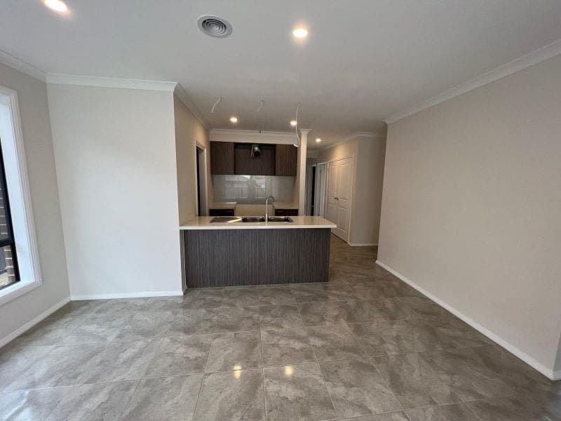 12 Salim Way, Clyde North, Clyde North - Thumbnail 4