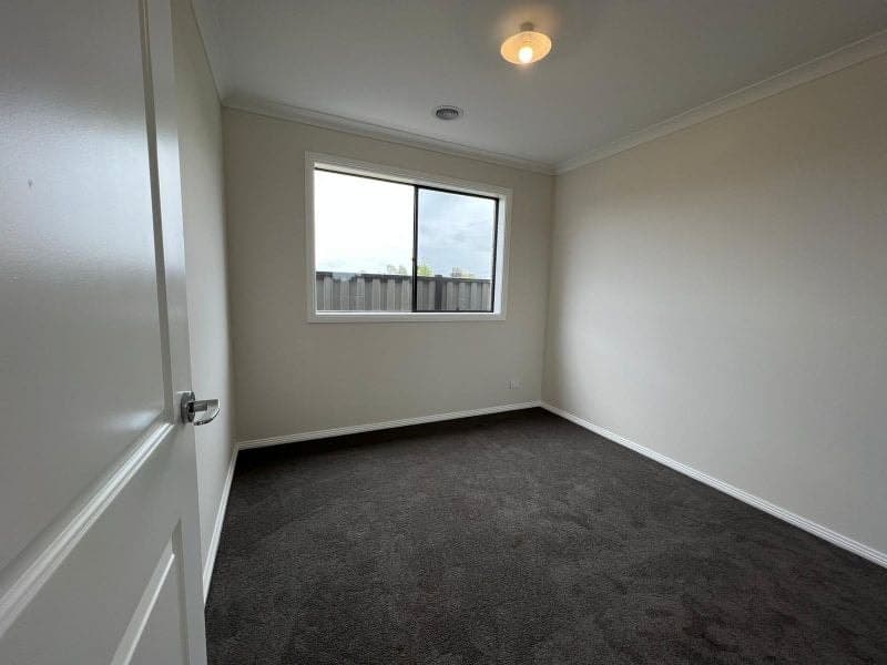 12 Salim Way, Clyde North, Clyde North - Thumbnail 5