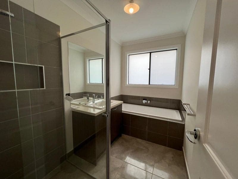 12 Salim Way, Clyde North, Clyde North - Thumbnail 8
