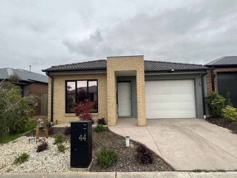 44 Moroak Crescent, CLYDE NORTH, Clyde North - Image 1