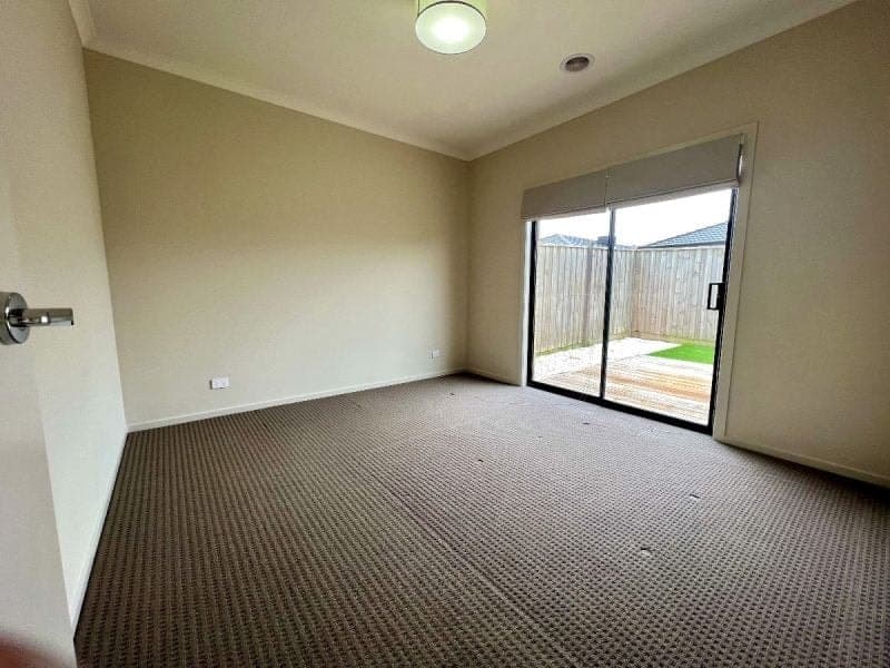 44 Moroak Crescent, CLYDE NORTH, Clyde North - Thumbnail 7