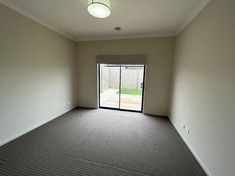 44 Moroak Crescent, CLYDE NORTH, Clyde North - Thumbnail 8