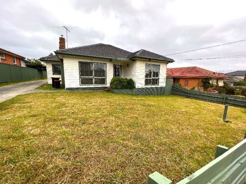 1/5 Burrows Avenue Dandenong VIC, Dandenong - Image 1