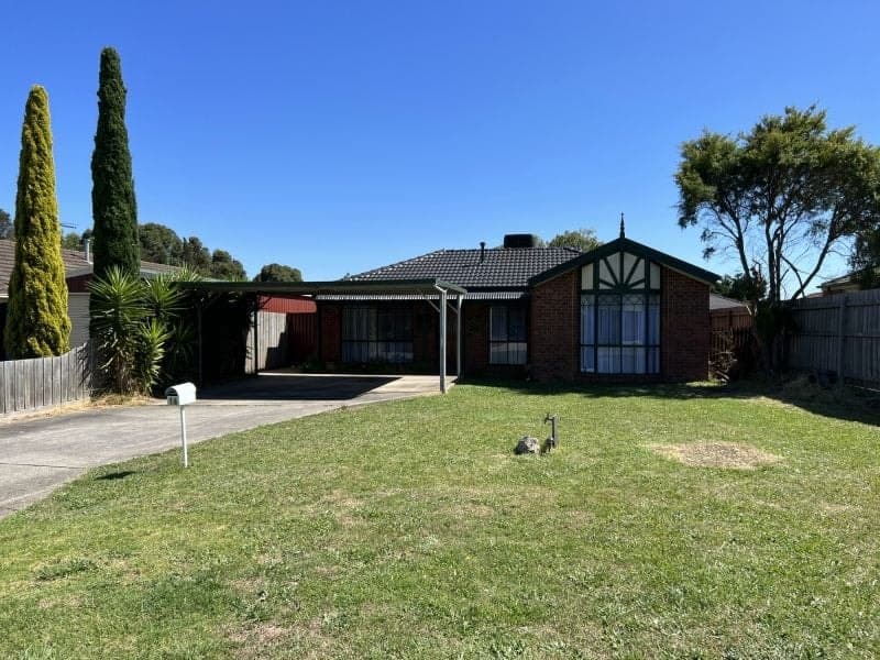 16 Friendship Close, Cranbourne West, Cranbourne West - Image 1