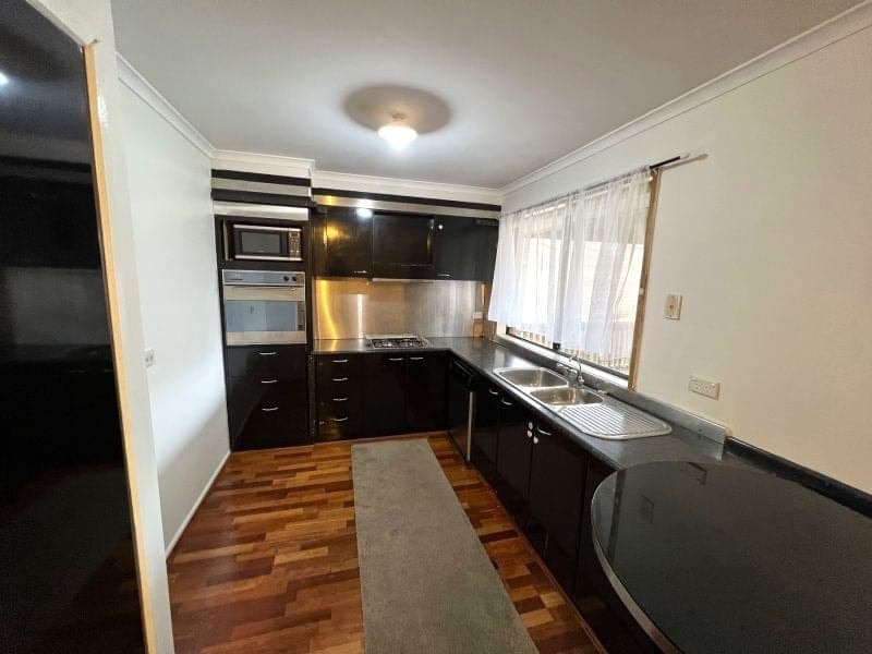 16 Friendship Close, Cranbourne West, Cranbourne West - Thumbnail 3