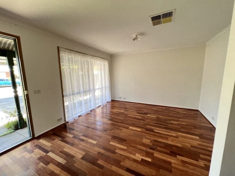 16 Friendship Close, Cranbourne West, Cranbourne West - Thumbnail 5