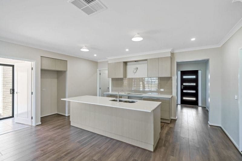 14 Aravalli Crescent, Clyde North, Clyde North - Thumbnail 4