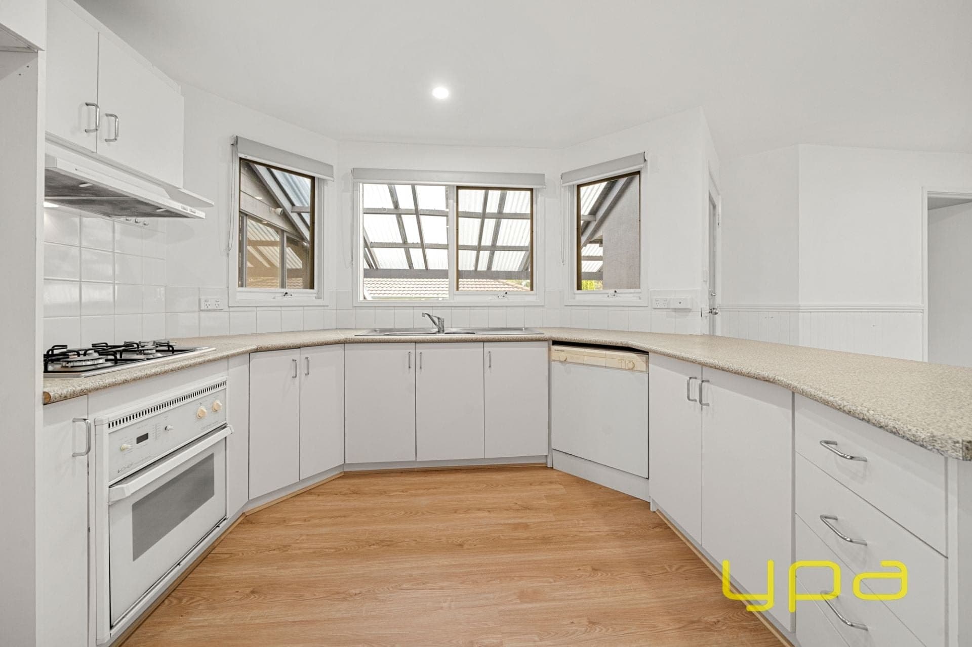 5 Leigh Drive, Pakenham, Pakenham - Thumbnail 3