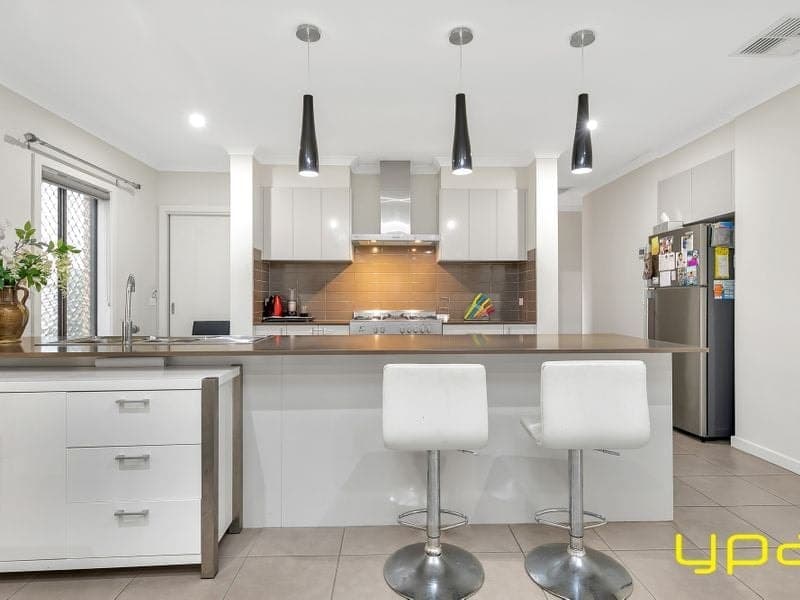 12 Ferrari Drive CRANBOURNE EAST VIC, Cranbourne East - Thumbnail 8
