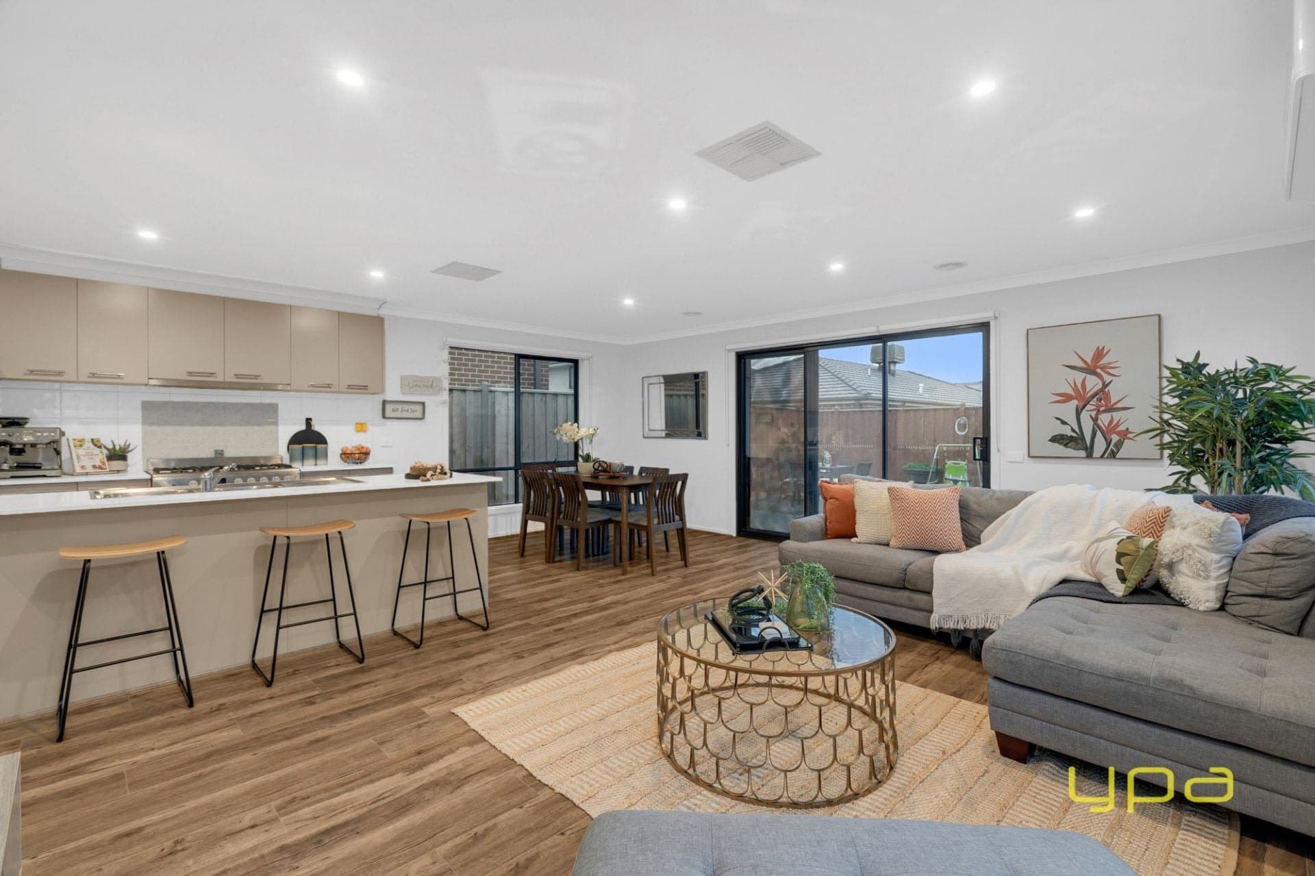 5 Cortajalla Avenue Clyde North VIC, Clyde North - Thumbnail 3