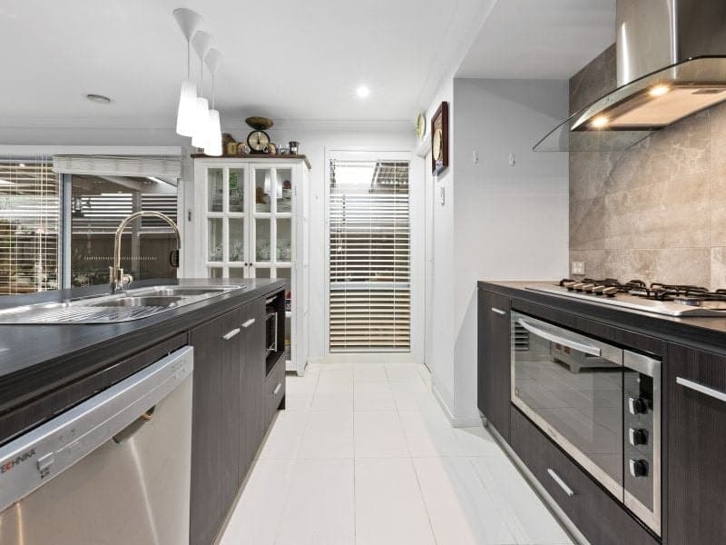 12 John Russel Road, Cranbourne West, Cranbourne West - Thumbnail 3