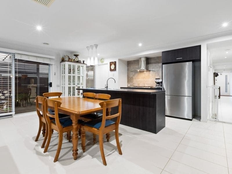 12 John Russel Road, Cranbourne West, Cranbourne West - Thumbnail 5