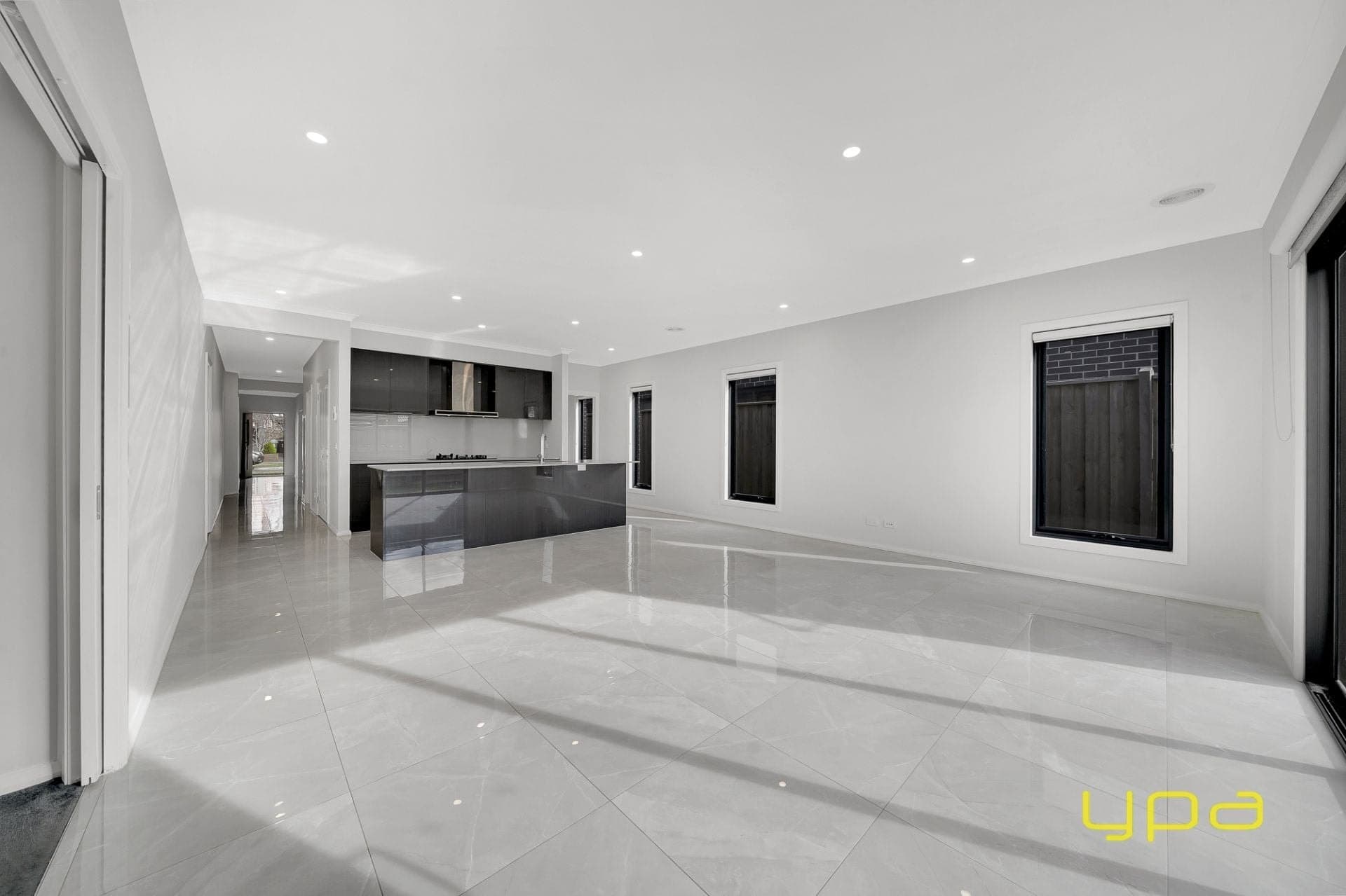 19 Pitfield Avenue Cranbourne East VIC, Cranbourne East - Image 1