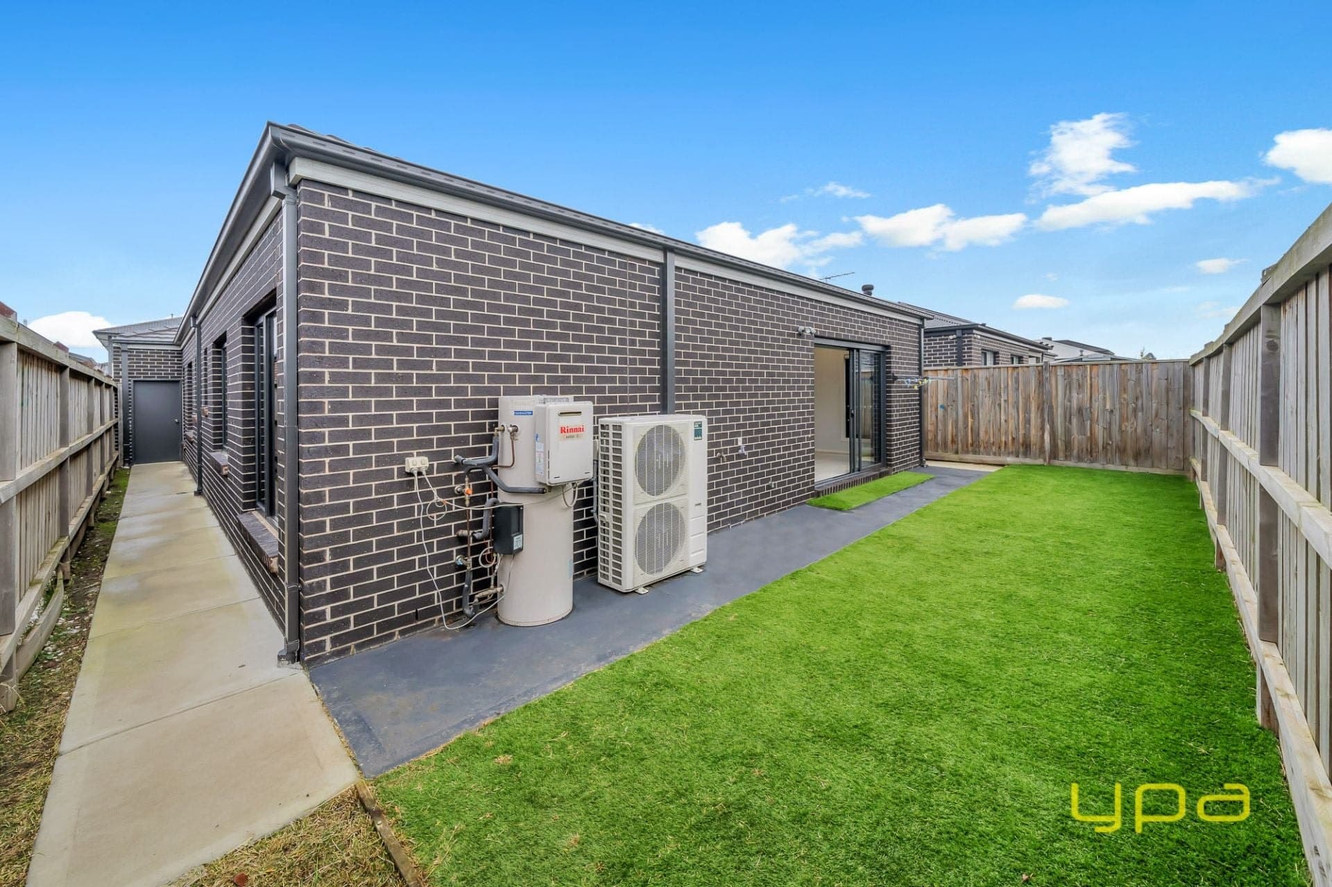 19 Pitfield Avenue Cranbourne East VIC, Cranbourne East - Thumbnail 5