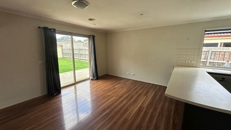 22 Middleham Close, Cranbourne West, Cranbourne West - Thumbnail 5