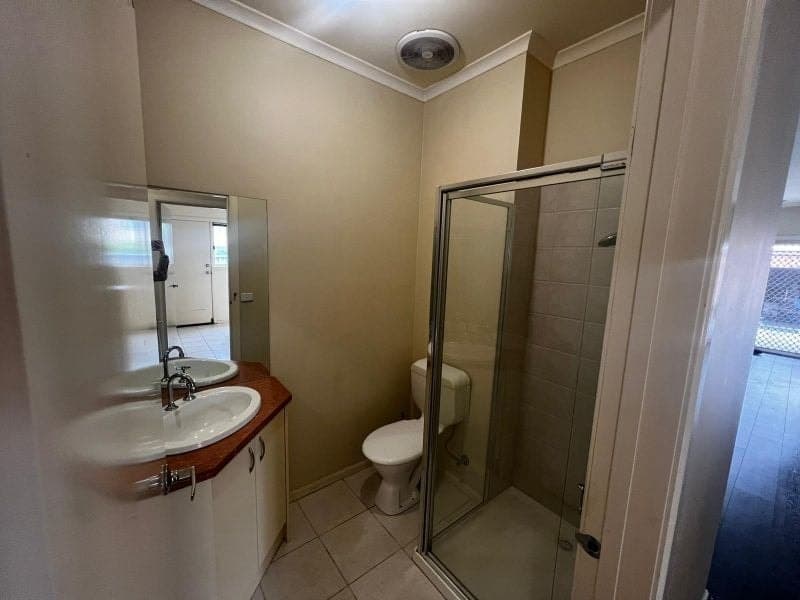 104 Paterson Drive, Lynbrook, Lynbrook - Thumbnail 3