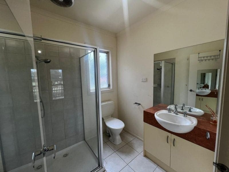 104 Paterson Drive, Lynbrook, Lynbrook - Thumbnail 4