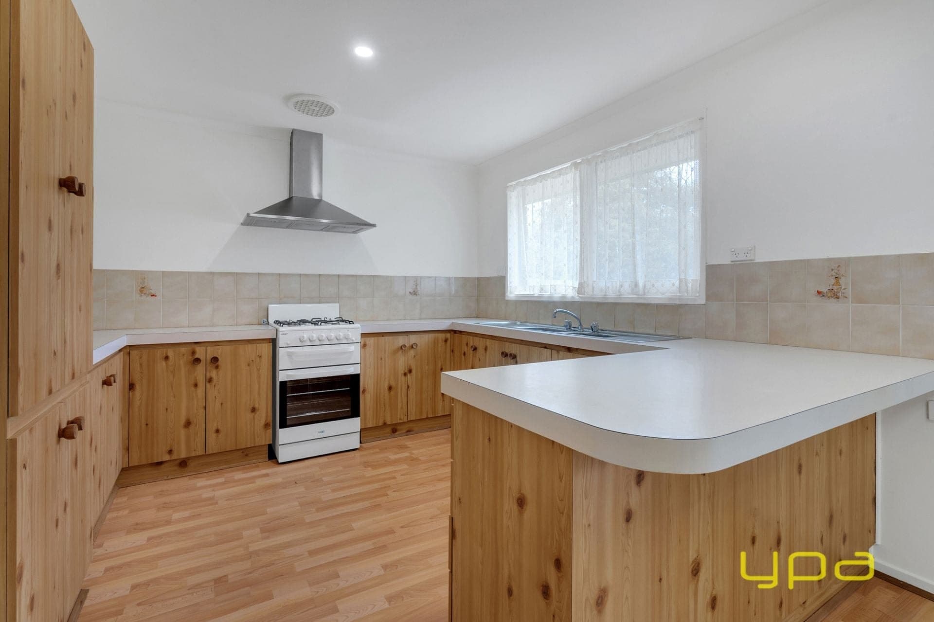 84 Gipps Crescent, Cranbourne North, Cranbourne North - Thumbnail 2