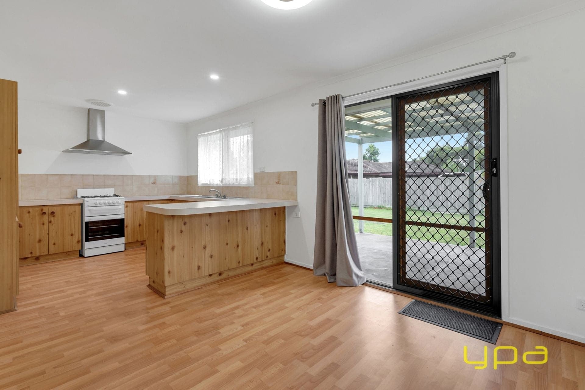 84 Gipps Crescent, Cranbourne North, Cranbourne North - Thumbnail 3