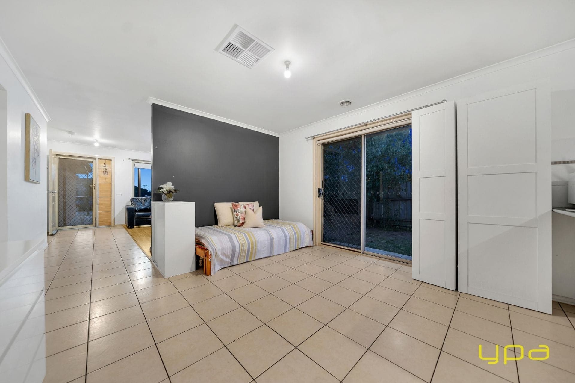 16 Karwarren Way, Cranbourne West, Cranbourne West - Thumbnail 4