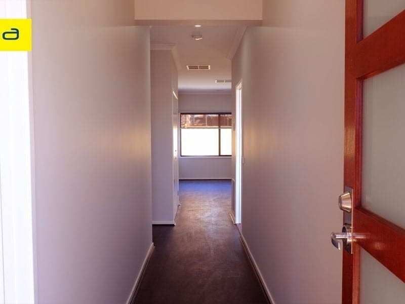 7 Faolan Way, Cranbourne West, Cranbourne West - Thumbnail 3