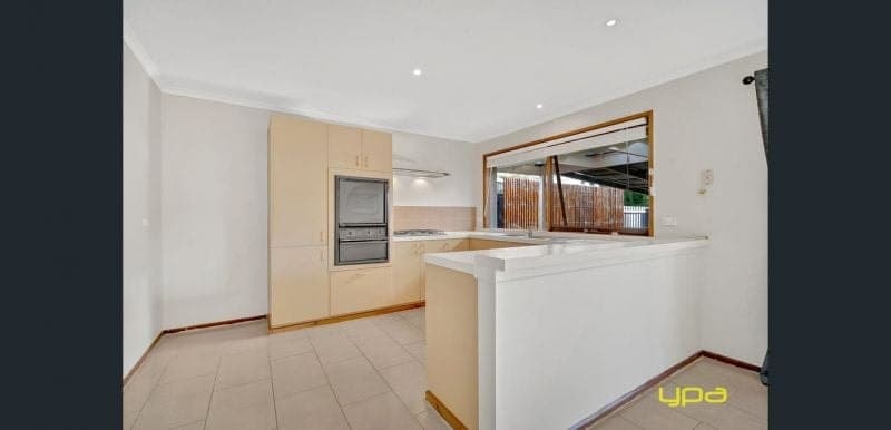 21 Cranbourne Place, Cranbourne, Cranbourne - Thumbnail 5