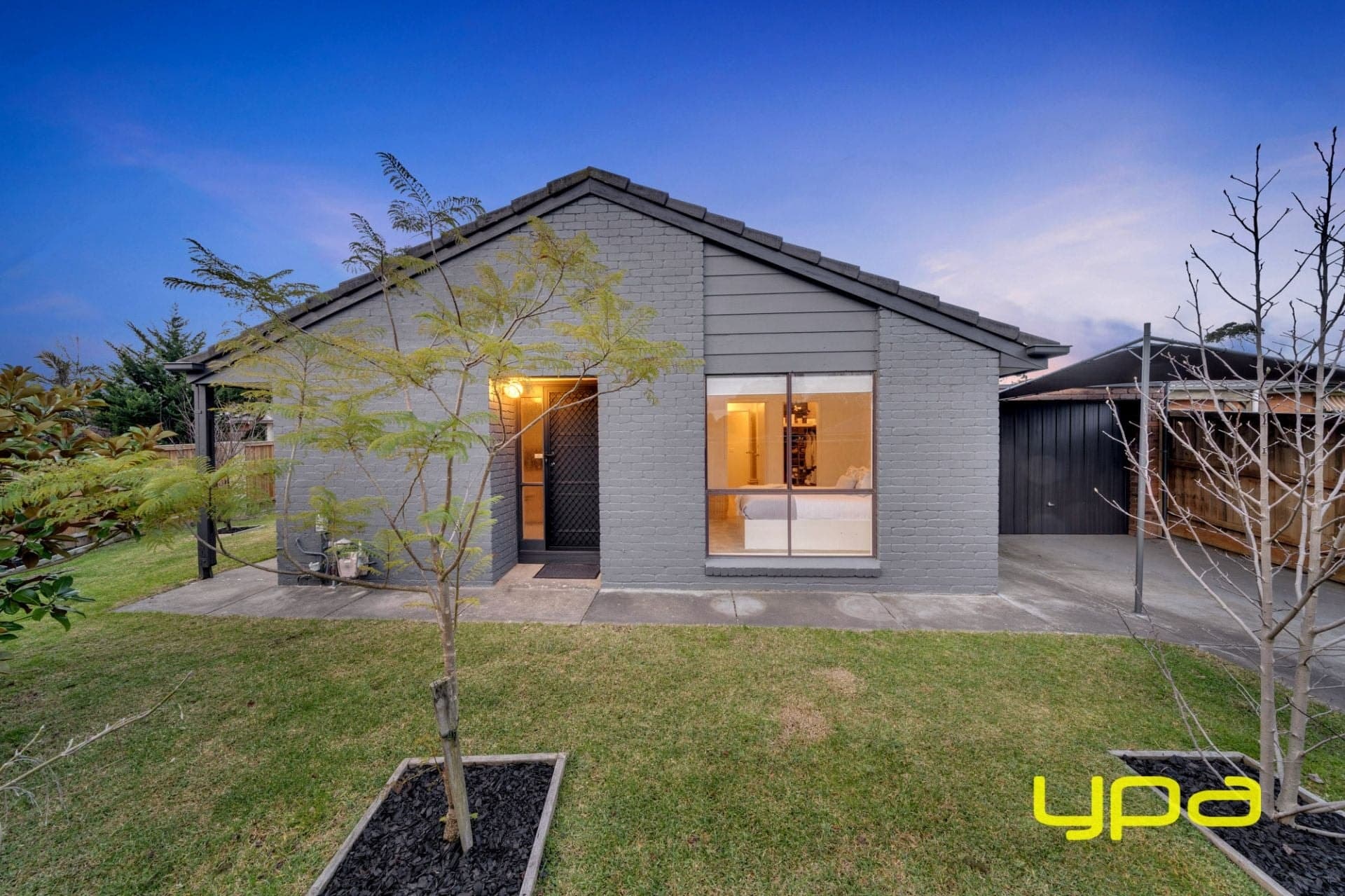 20 Blaxland Avenue Cranbourne North VIC, Cranbourne North - Image 1