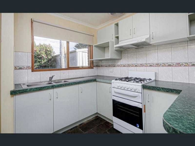 6 Bates Street, CRANBOURNE WEST, Cranbourne West - Thumbnail 4