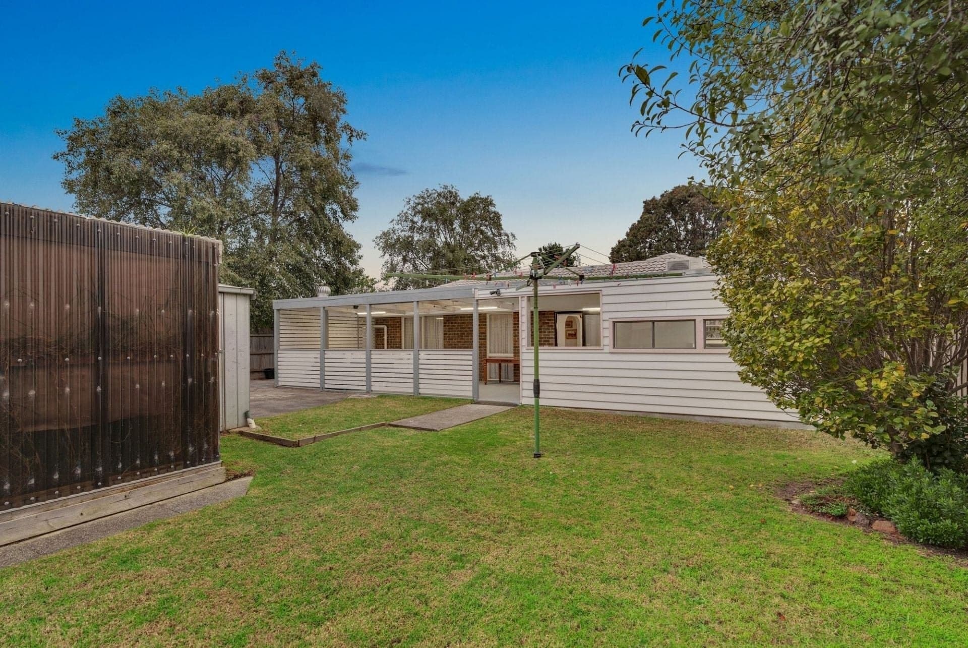 13 Toirram Crescent, Cranbourne, Cranbourne - Thumbnail 3