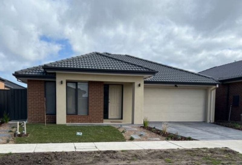 22 Fandango Street Clyde North VIC, Clyde North - Image 1