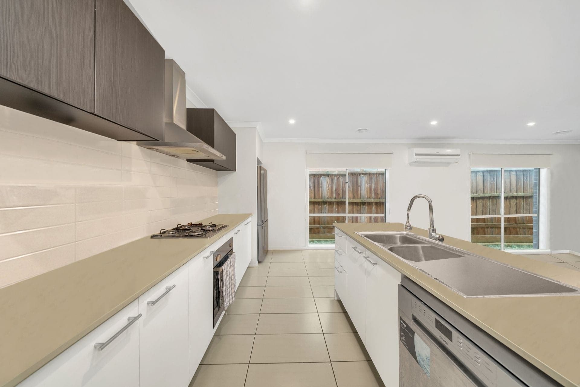 41 Moroak Crescent, Clyde North, Clyde North - Thumbnail 6