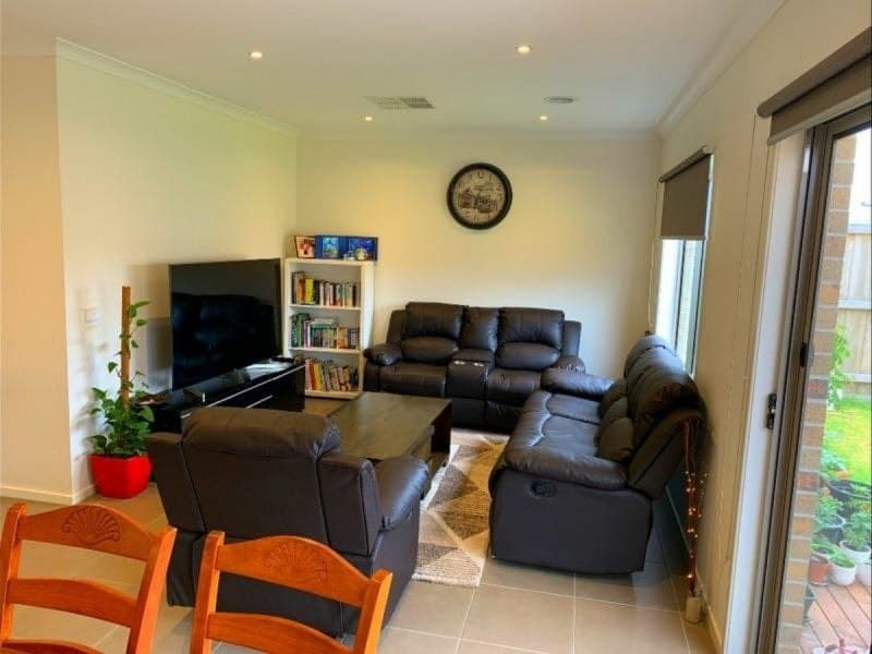 25 Ezra Street CRANBOURNE EAST VIC, Cranbourne East - Thumbnail 2