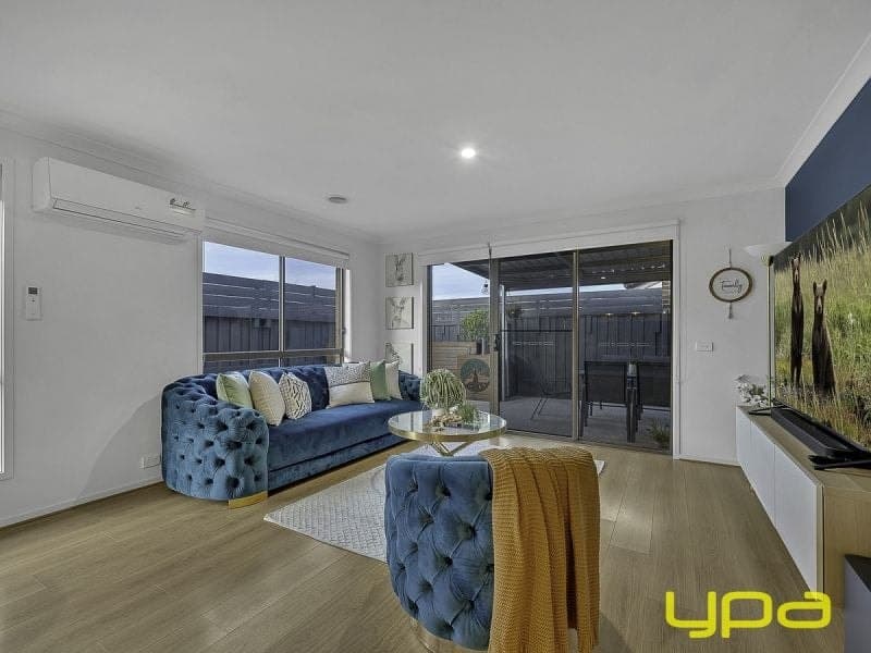 55 Blackhazel Crescent, CLYDE NORTH, Clyde North - Thumbnail 2