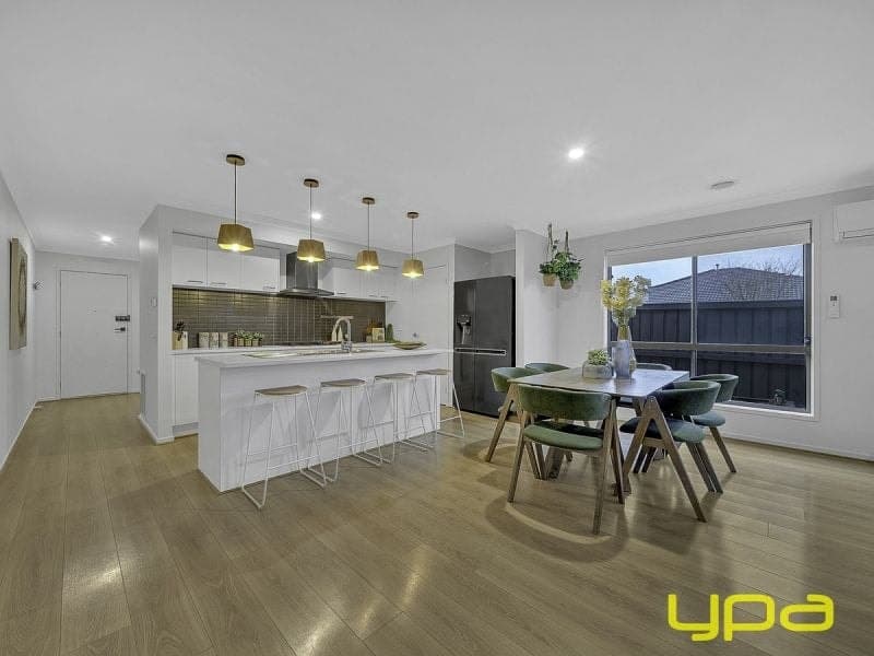 55 Blackhazel Crescent, CLYDE NORTH, Clyde North - Thumbnail 5