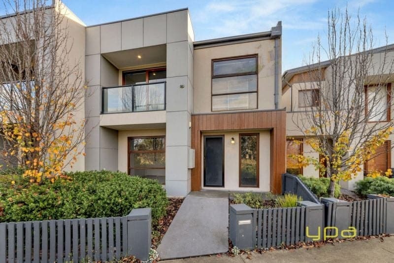 27 Faolan Way, Cranbourne West, Cranbourne West - Image 1