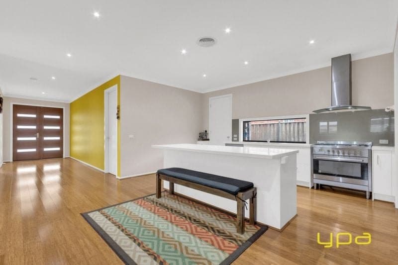 27 Westmoreland Avenue Cranbourne North VIC, Cranbourne North - Thumbnail 2