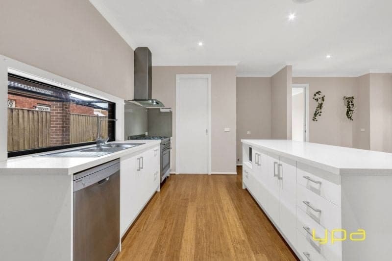 27 Westmoreland Avenue Cranbourne North VIC, Cranbourne North - Thumbnail 4
