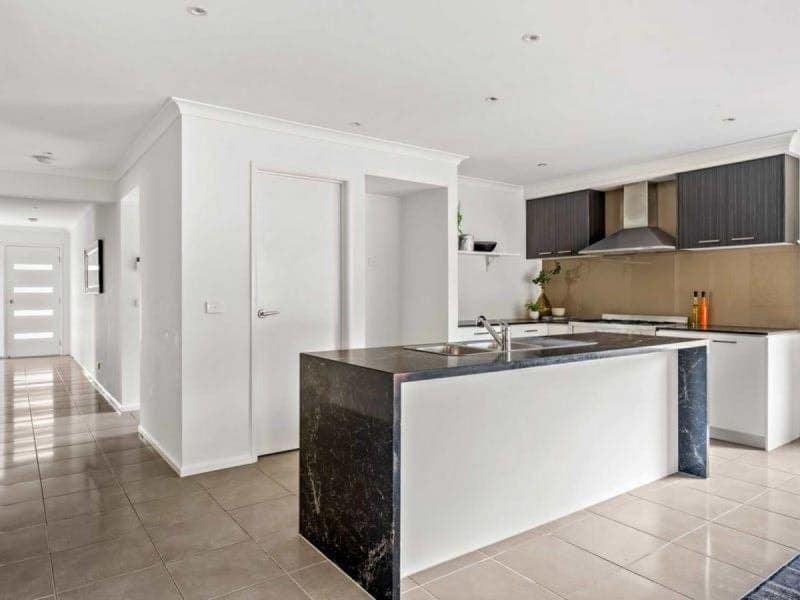 37 Mernoo Avenue, CLYDE NORTH, Clyde North - Thumbnail 4