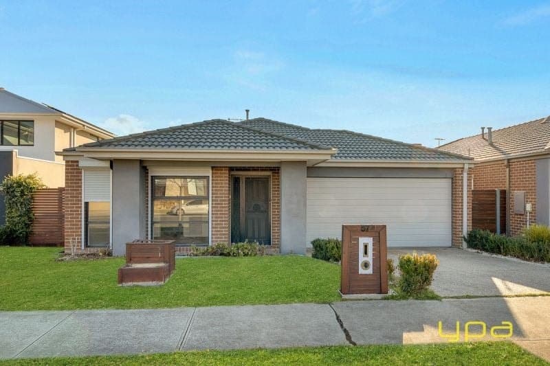 57 Como Parade, Clyde North, Clyde North - Image 1