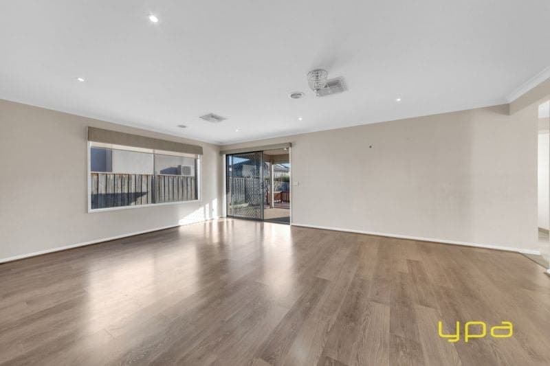 57 Como Parade, Clyde North, Clyde North - Thumbnail 5