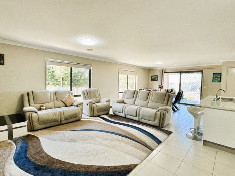 71 Harrisson Way, Pakenham, Pakenham - Thumbnail 2