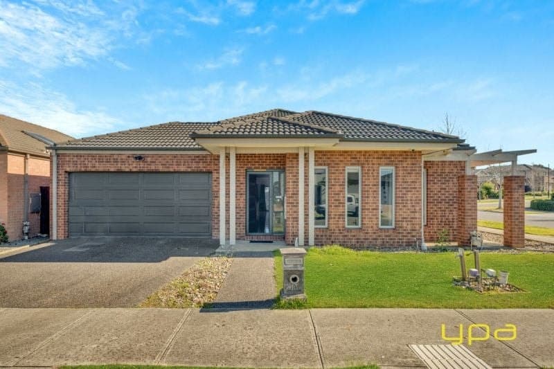 13 Curran Drive, Officer, Officer - Image 1