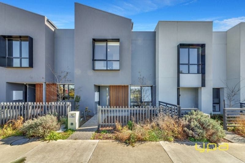 107 Hayton Park Boulevard Cranbourne West VIC, Cranbourne West - Image 1