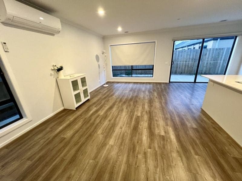 8 Pienza Road, Clyde North, Clyde North - Thumbnail 4