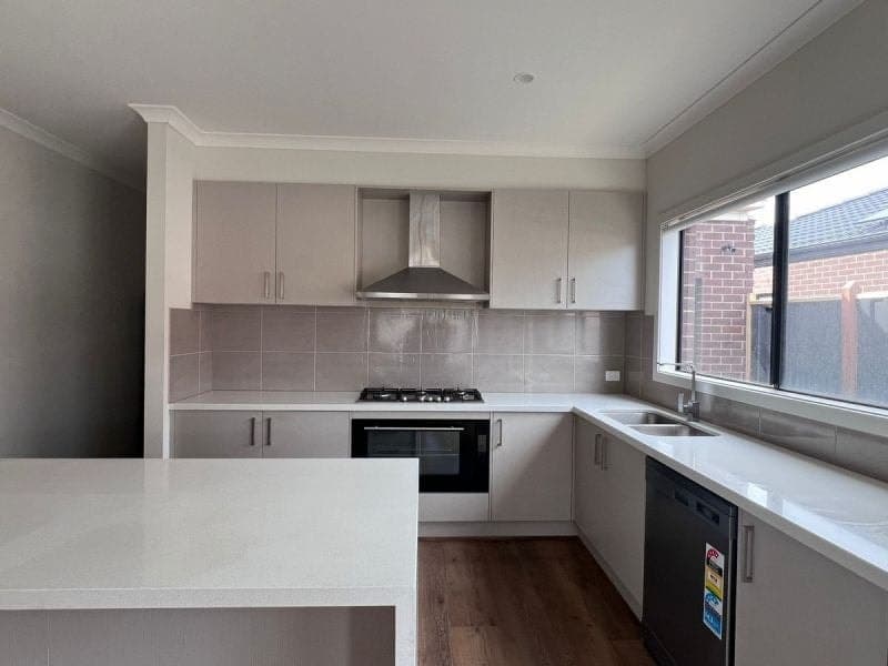16 Carnation Street, Clyde, Clyde - Thumbnail 6