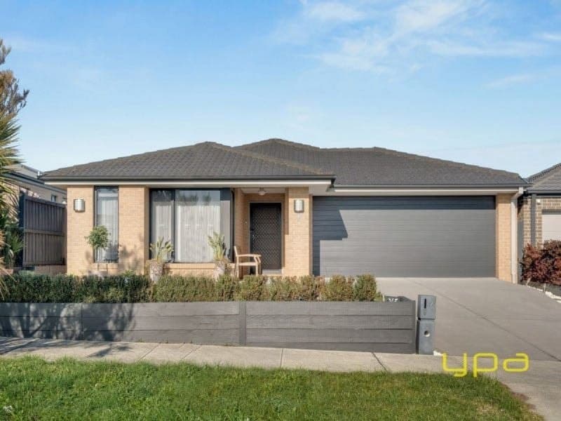 7 Guinea Flower Drive, CRANBOURNE WEST, Cranbourne West - Image 1