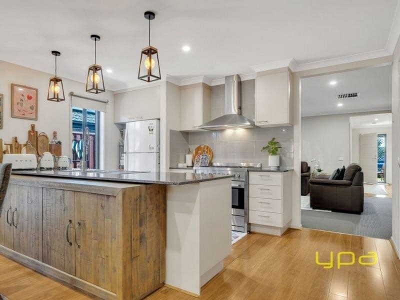 7 Guinea Flower Drive, CRANBOURNE WEST, Cranbourne West - Thumbnail 4