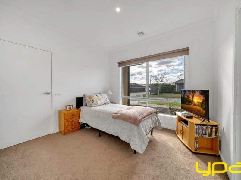 12 Caliche Place CRANBOURNE EAST VIC, Cranbourne East - Thumbnail 3