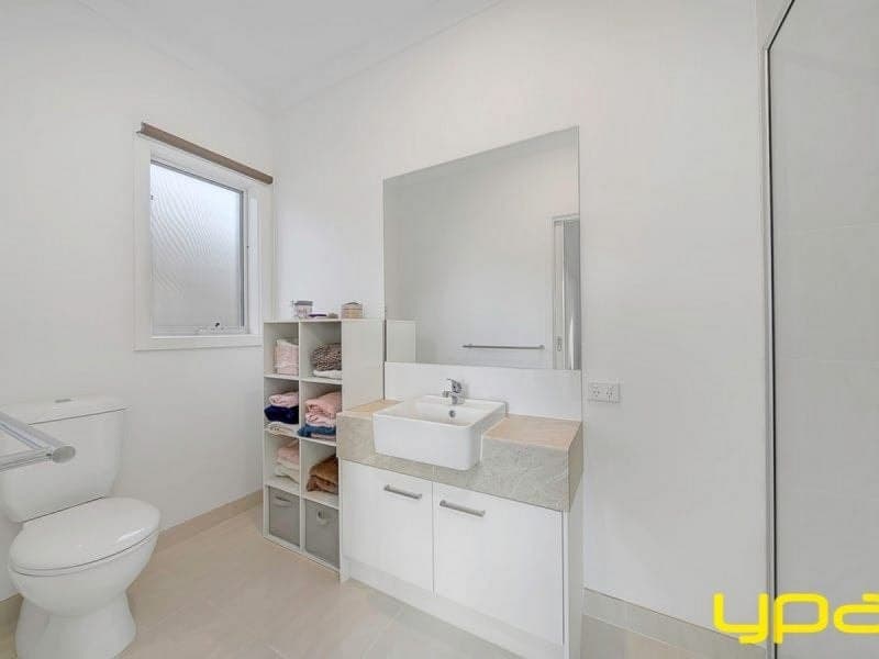 12 Caliche Place CRANBOURNE EAST VIC, Cranbourne East - Thumbnail 4